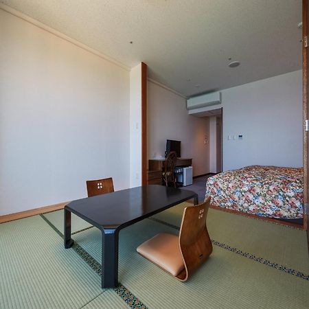 Hotel Miyuki Beach Onna Extérieur photo