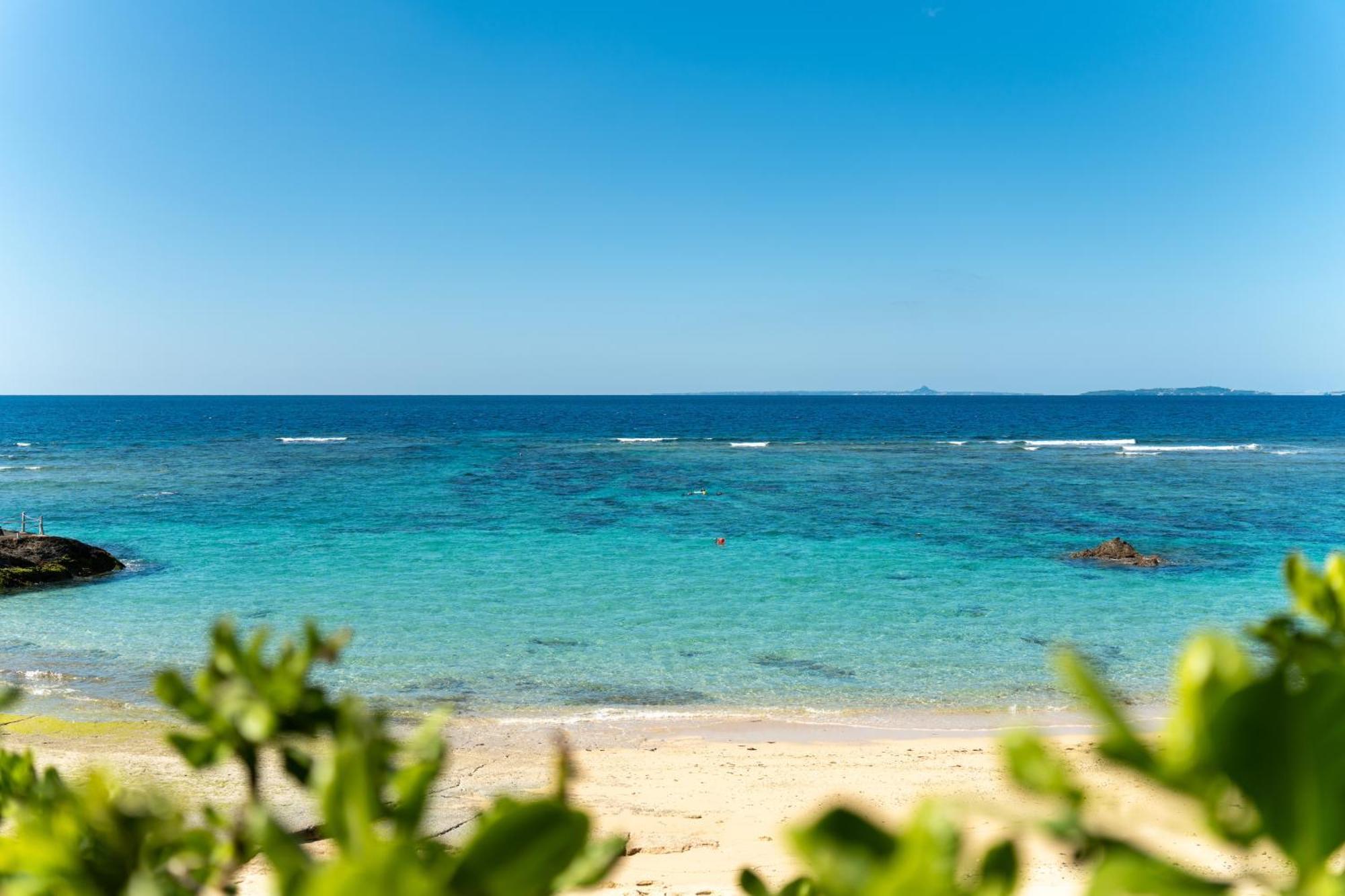 Hotel Miyuki Beach Onna Extérieur photo