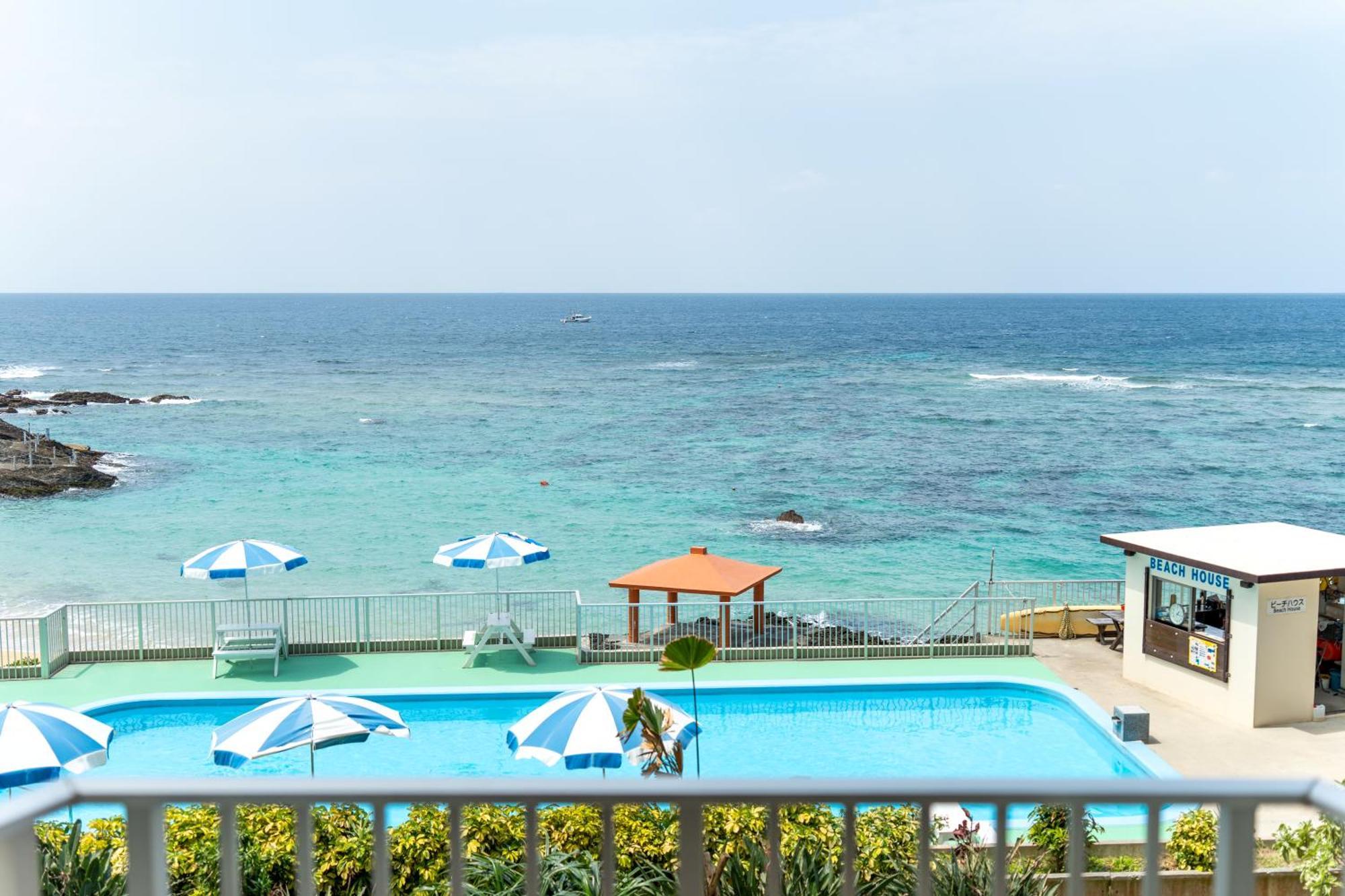 Hotel Miyuki Beach Onna Extérieur photo